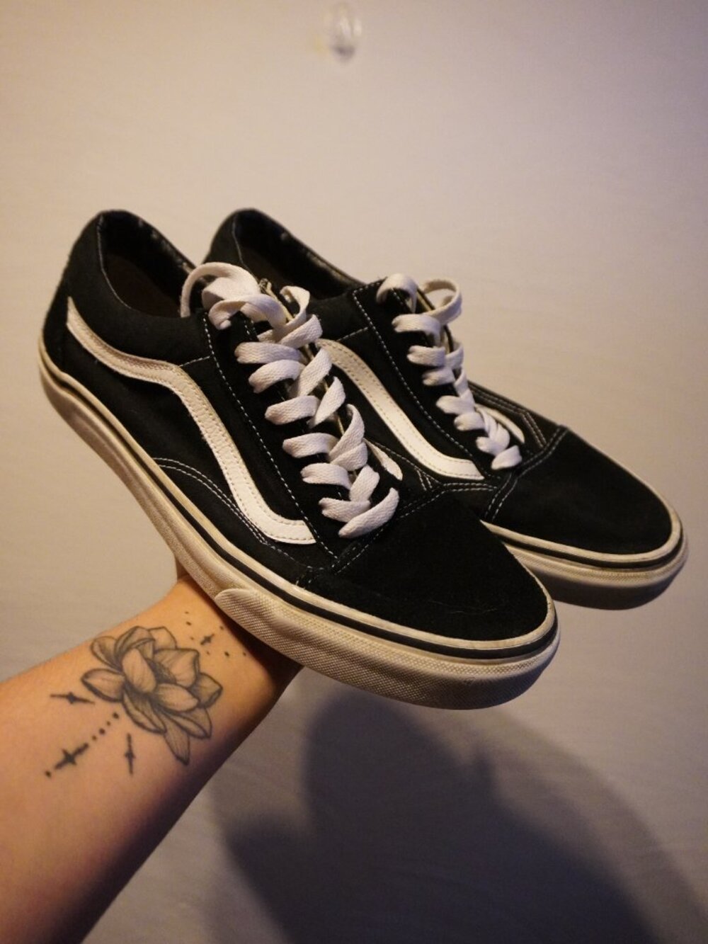 Old School Vans Black Low-Top Canvas Sneakers with White Stripe Mens 11